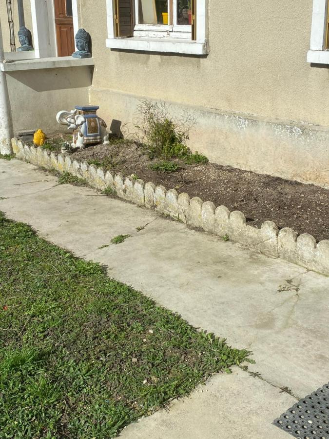 شقة Adorable Gesthouse Avec Parking Gratuit Sur Place. Le Chene المظهر الخارجي الصورة
